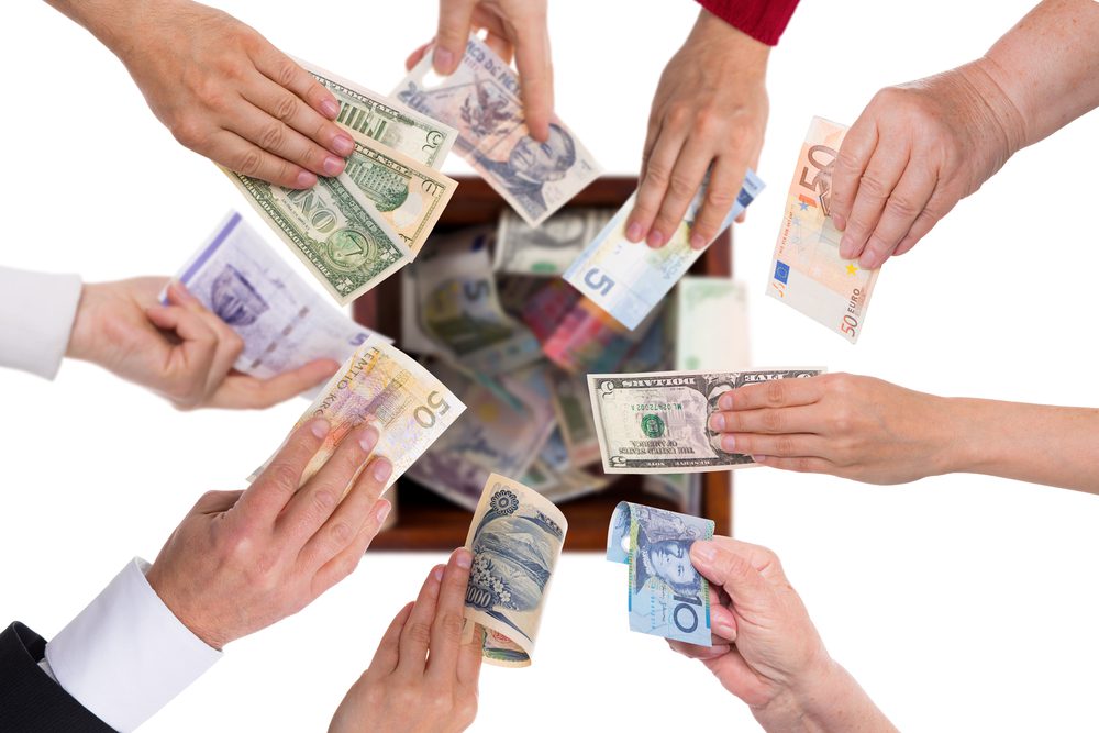 The Pros and Cons of Crowdfunding Your New Business